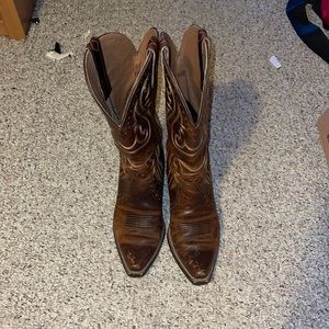 Women’s Ariat Snip toe cowboy boots